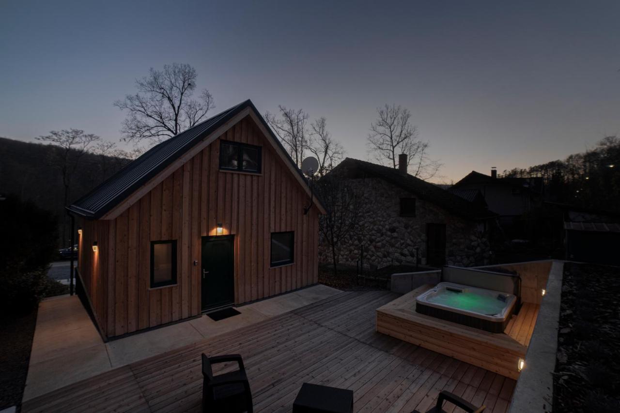 Holzhaus Sikonda Chalet Komló